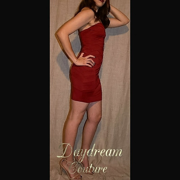 Red bodycon dress - Picture 2 of 2
